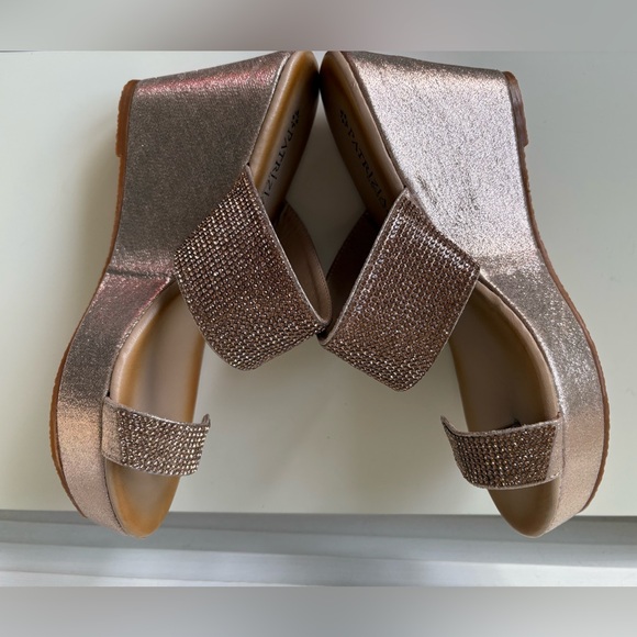 Patrizia by Spring Step wedge sandal Kashi Gold size 39 or 8.5 Never been used. - Picture 3 of 11